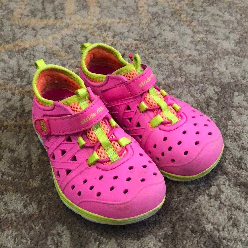 Striderite toddler shoes